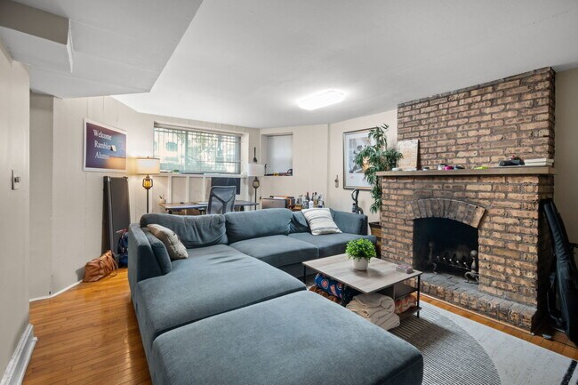 Building Photo - 2242 N Halsted St