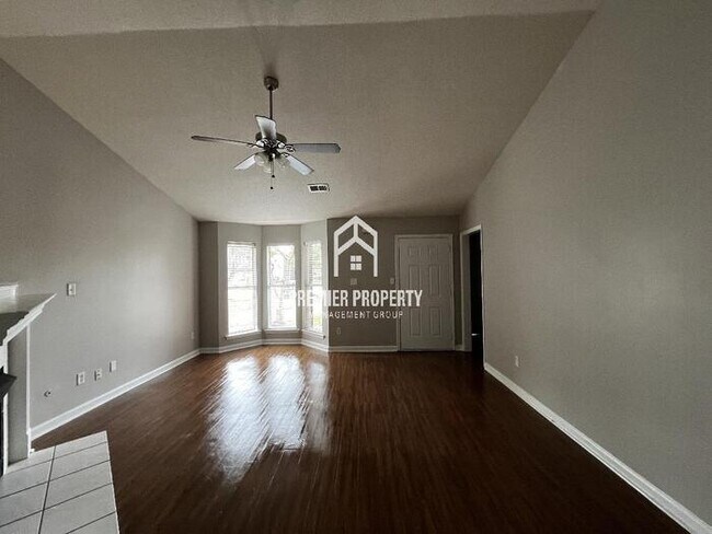 Foto del edificio - 10203 Cottage Farms Dr