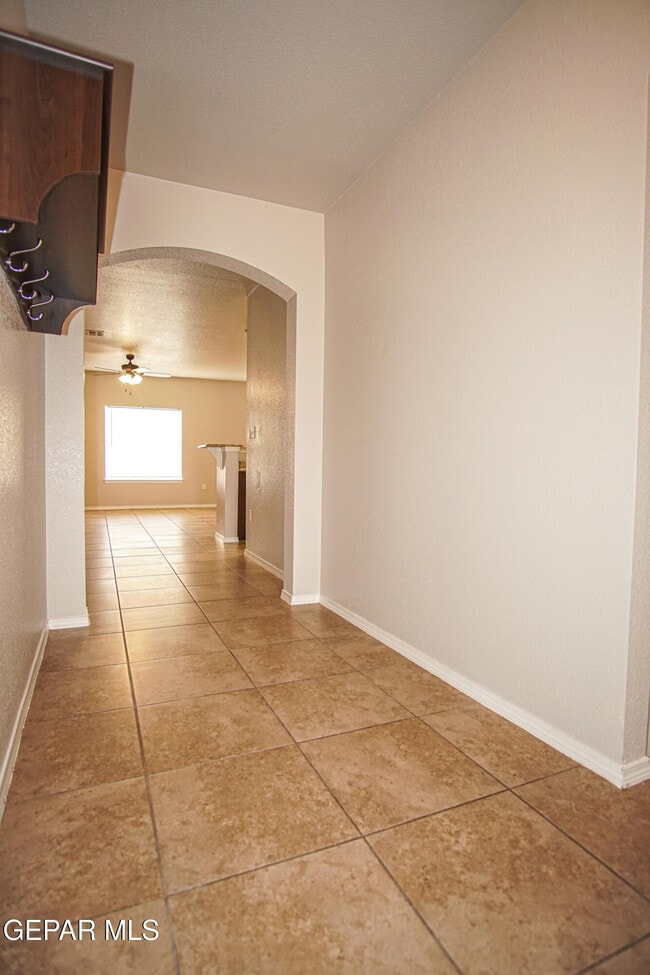 Building Photo - 6977 Jericho Tree Dr