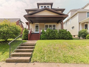 Building Photo - 611 Stanley Ave