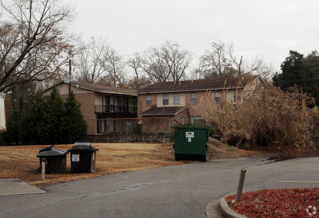 Building Photo - 1372 Remount Rd
