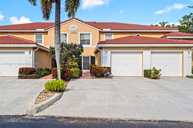 Building Photo - 12528 Crystal Pointe Dr