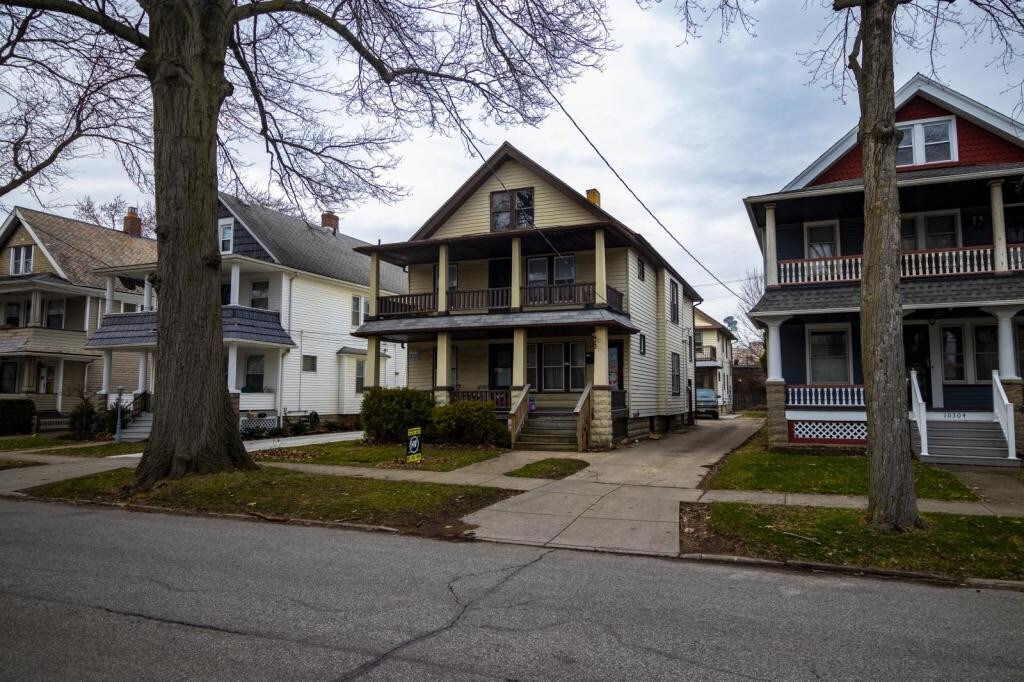 Primary Photo - 10308 Ignatius Avenue #Rear Up