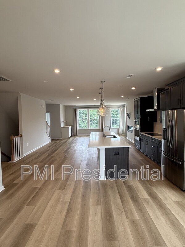 Building Photo - 244 Brattice Dr