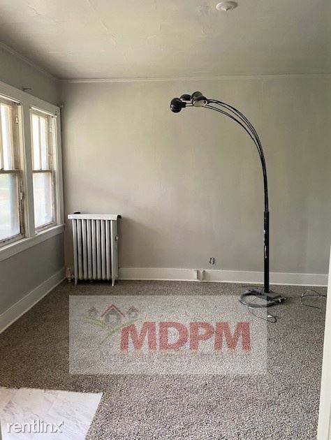 Building Photo - 3 br, 1 bath House - 18061 Buffalo St