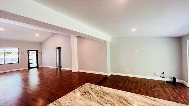 Foto del edificio - 2250 SW 23rd St