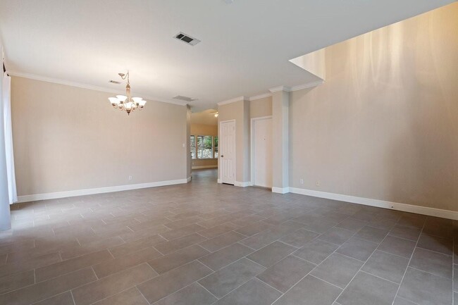 Building Photo - 10808 Sans Souci Pl