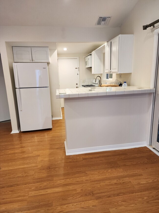 Foto del edificio - 6641 Blucher Ave