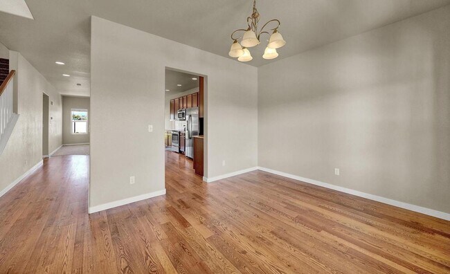 Building Photo - Stunning 4 Bedroom Home in Spring Creek wi...