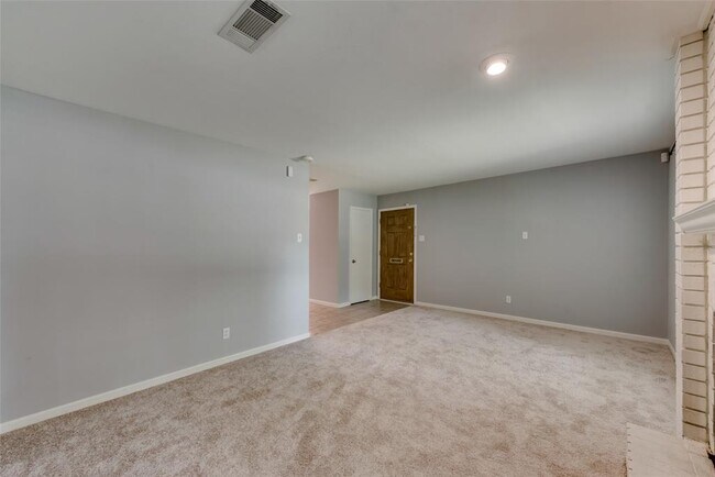 Building Photo - 7623 Riverbrook Dr