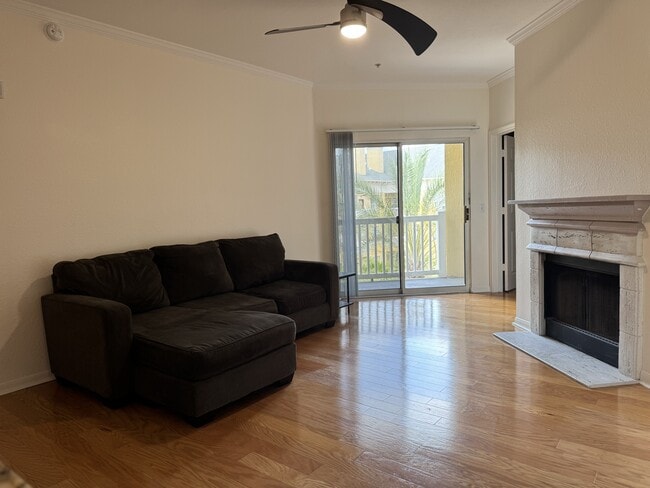 Living Room - 860 N Orange Ave