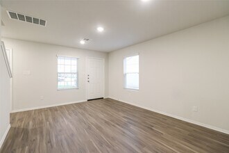 Building Photo - 13425 Musky Dr