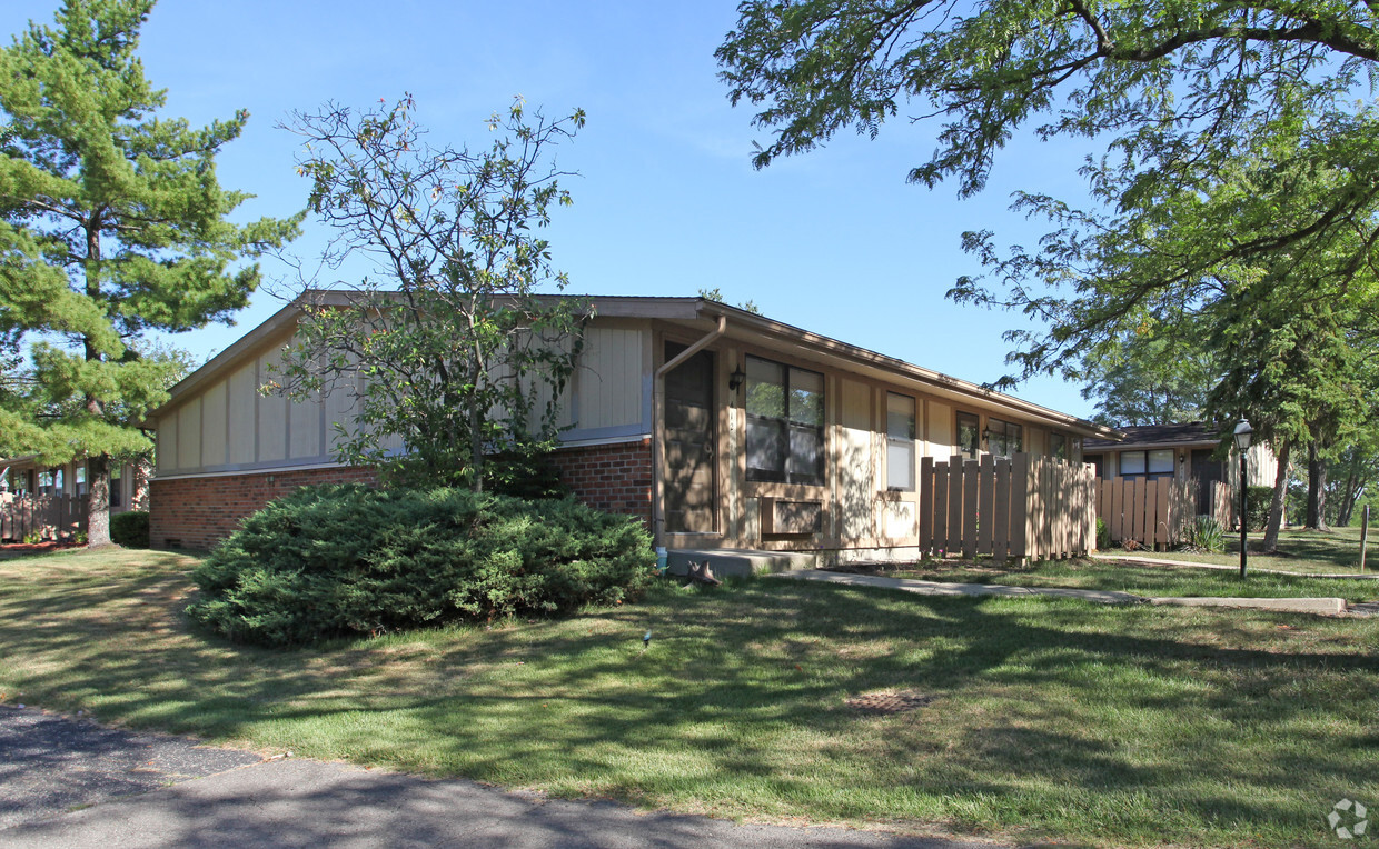 Primary Photo - Concord Square Apartments