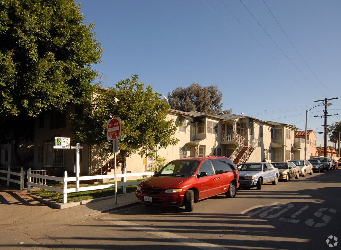 Foto del edificio - 800 Cherry Ave
