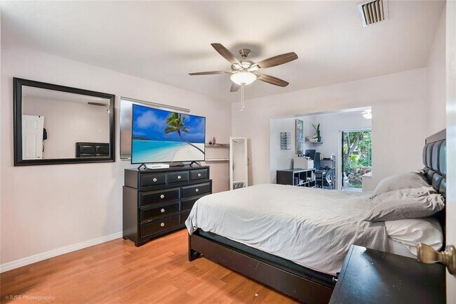 Foto del edificio - 6680 NW 26th St