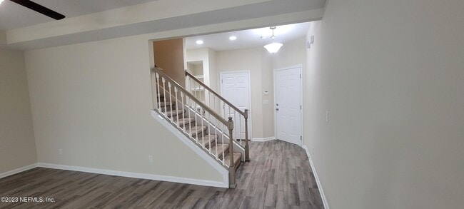 Building Photo - 221 Richmond Dr