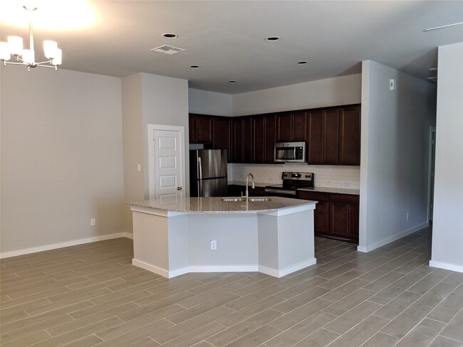 Building Photo - 202 Oakcrest