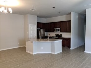 Building Photo - 202 Oakcrest