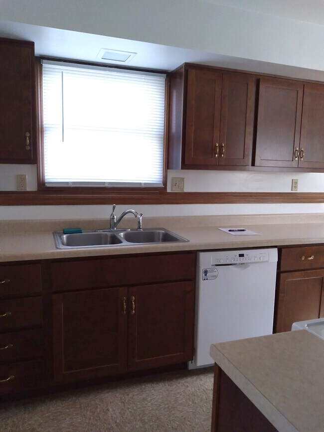 Kitchen - 626 N Elmer St
