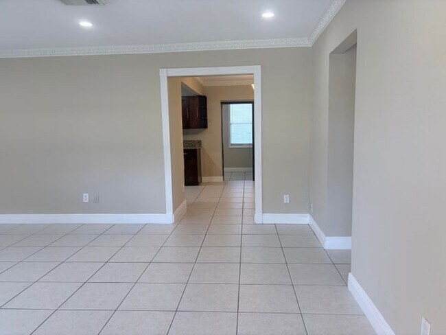 Building Photo - 7302 Westwood Dr