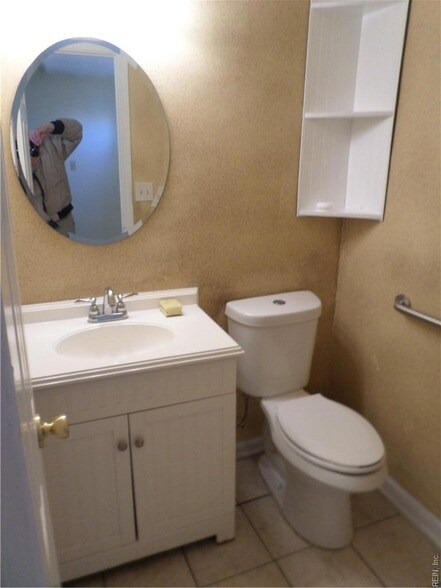 Foto del edificio - 2109 Clarion Ct