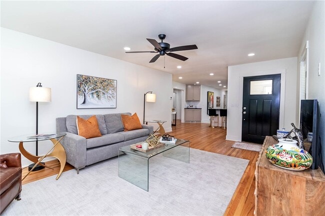 Foto del edificio - 394 Fletcher Ave