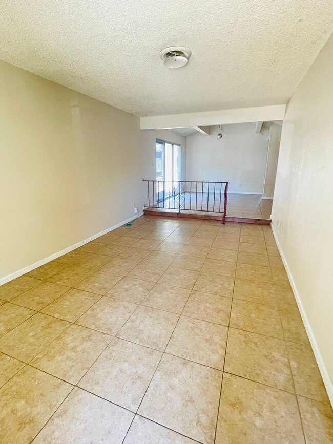 Building Photo - 4908 Orchid Way