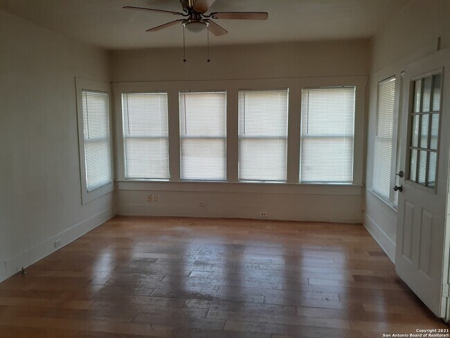 Building Photo - 318 Lorraine Ave