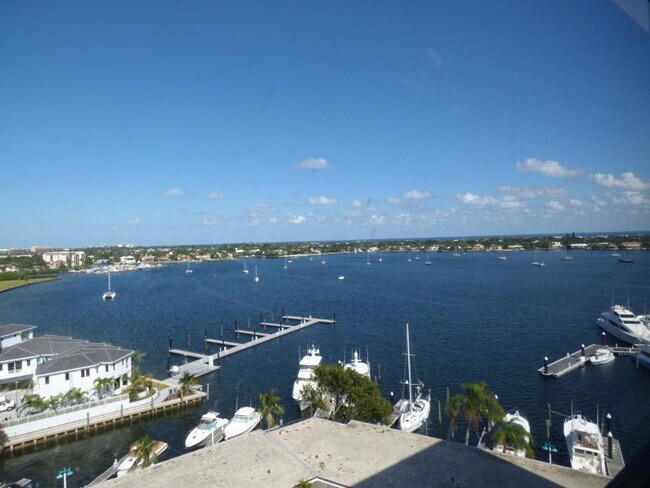 Building Photo - 1208 Marine Way