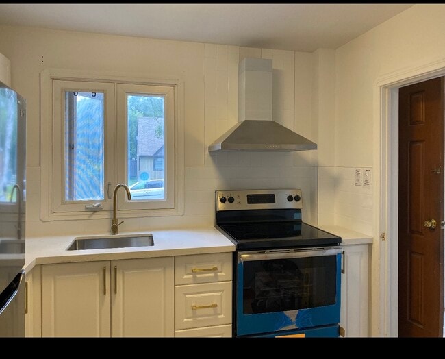 Building Photo - 17 Boem Av