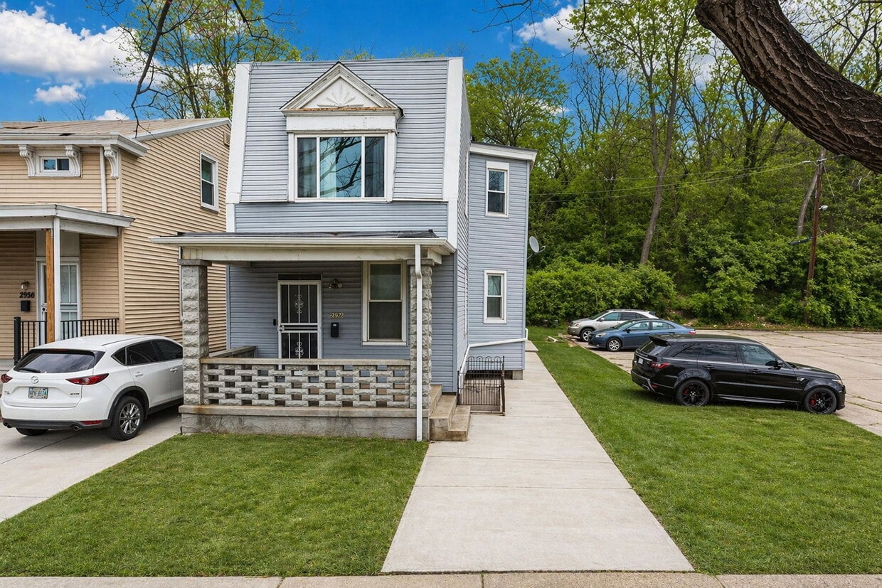 Photo - 2954 Central Parkway