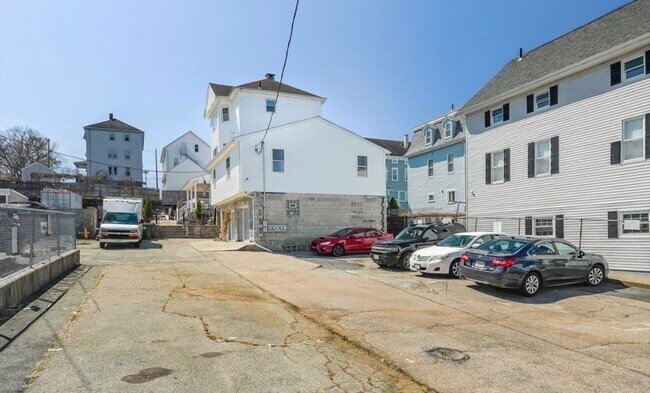 Building Photo - 471-473 Division Street, #2