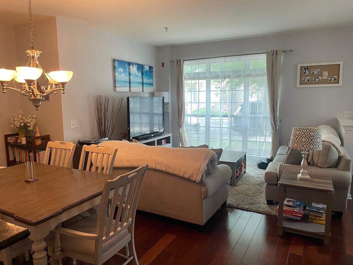 Foto principal - 265 Custer Ave