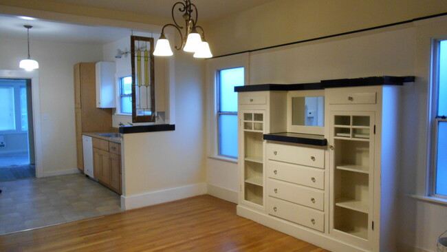 Building Photo - 1308 Marin Ave