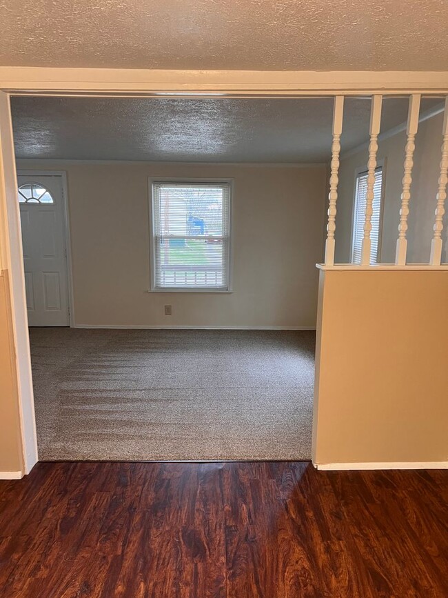 Building Photo - 32 Stambaugh St