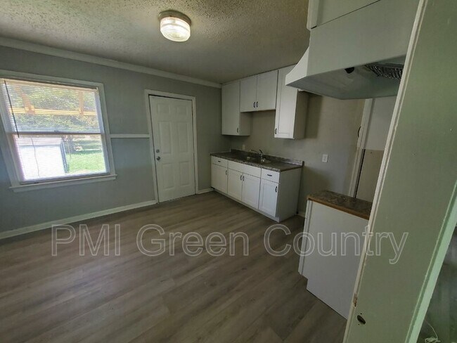 Foto del edificio - 2125 E Seminole St