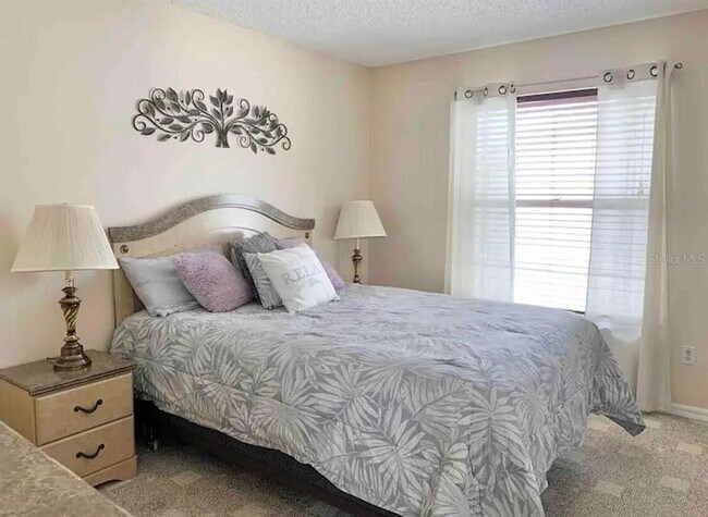 Foto del edificio - 2916 Dickens Cir