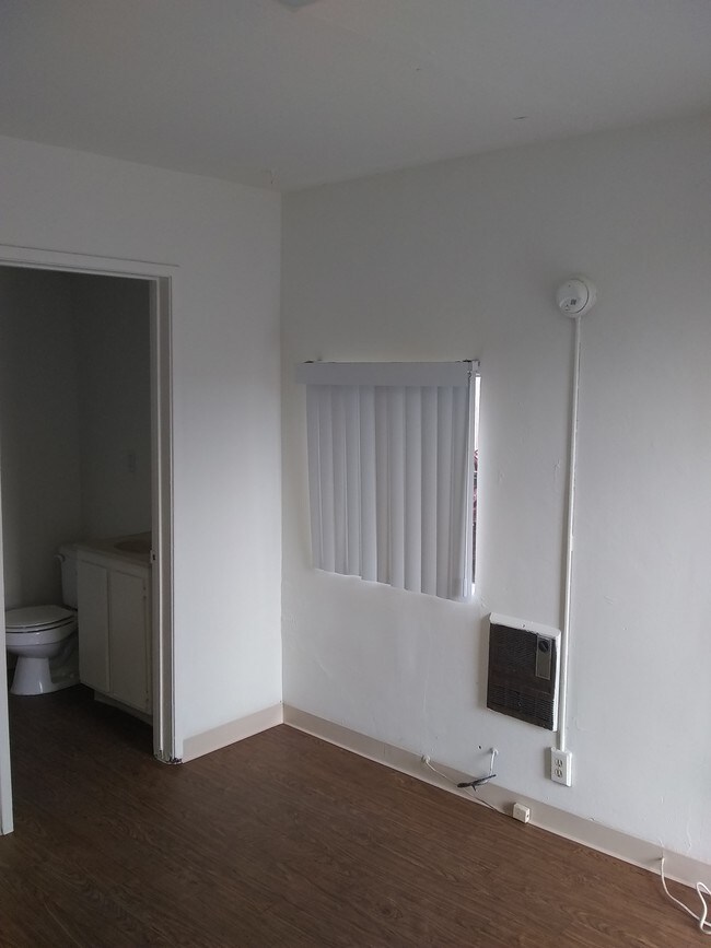 Building Photo - 138 Entrada Dr