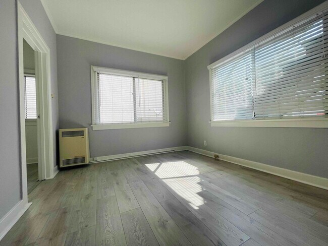 Foto del edificio - 240 S Reeves Dr