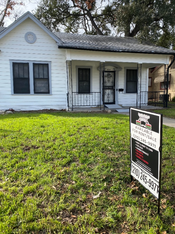 Photo - 834 Cottonwood Ave (San Antonio, TX) House