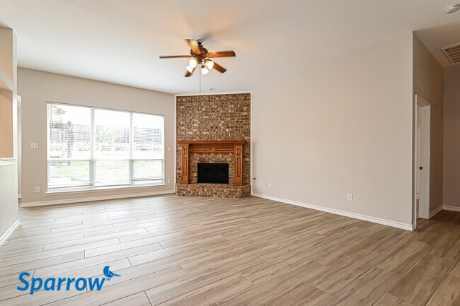 Building Photo - 2750 Beacon Hill Drive