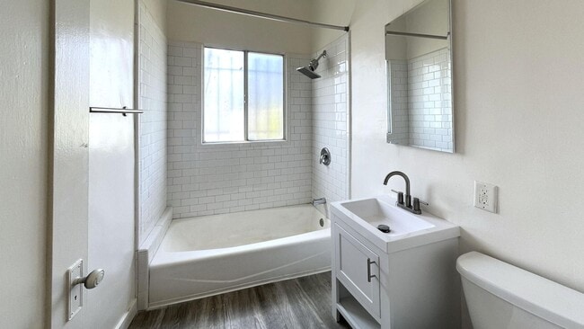 Interior Photo - SUT - 1314 Sutherland St