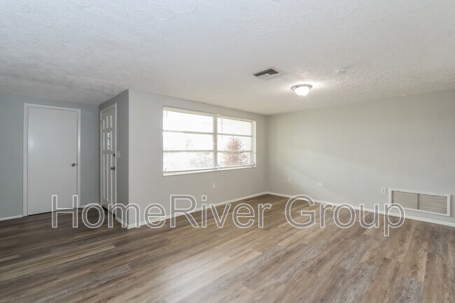 Building Photo - 9410 Cochise Ln