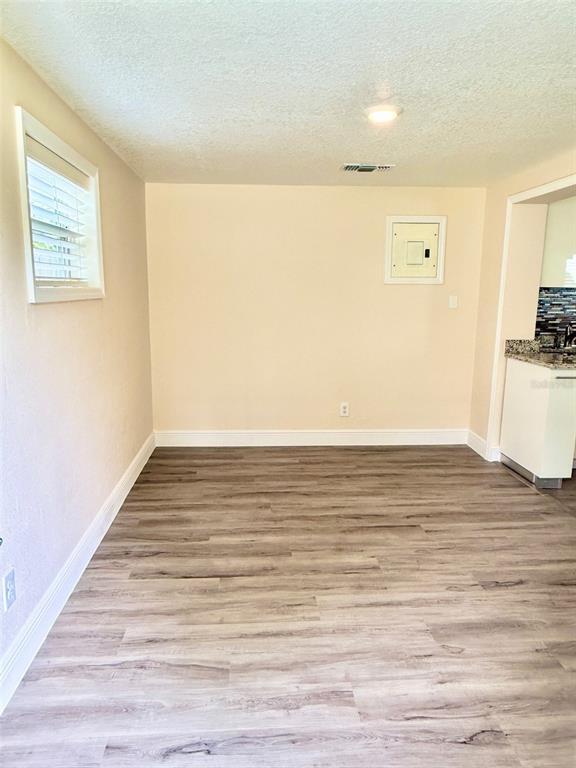 Foto del edificio - 30 Lemon Ln