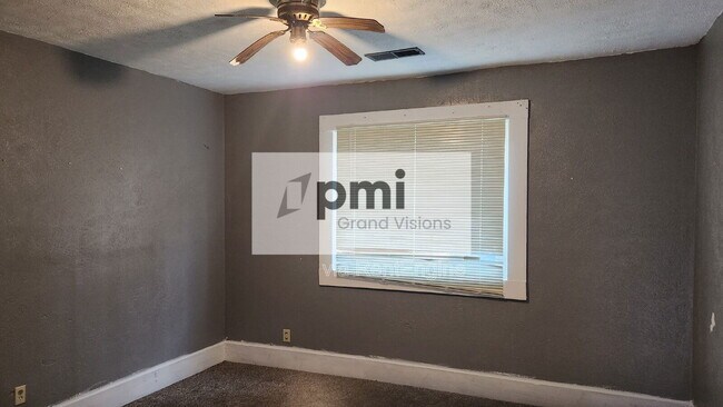 Foto del edificio - 845 W Sawyer St