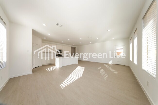 Building Photo - 2004 Ponderosa Pne Ln