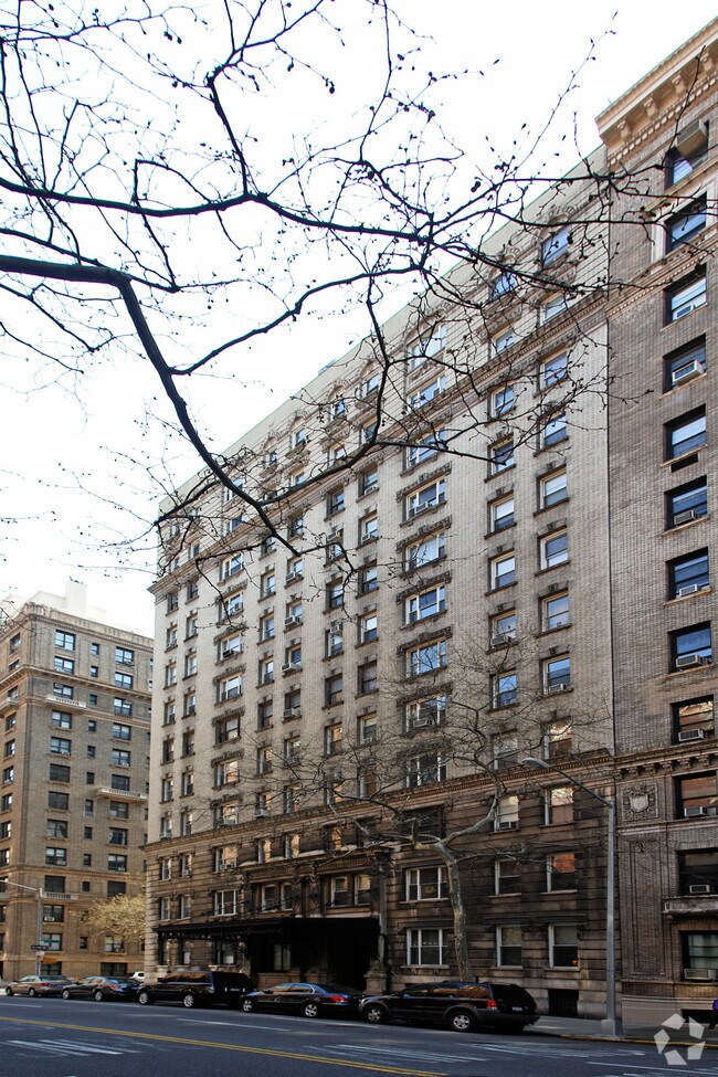 Building Photo - 498 WEA