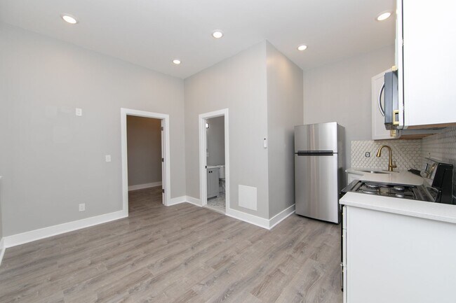 Building Photo - Brand New 1 Bed/1 Bath Apartment on Broadway Avenue in Camden!