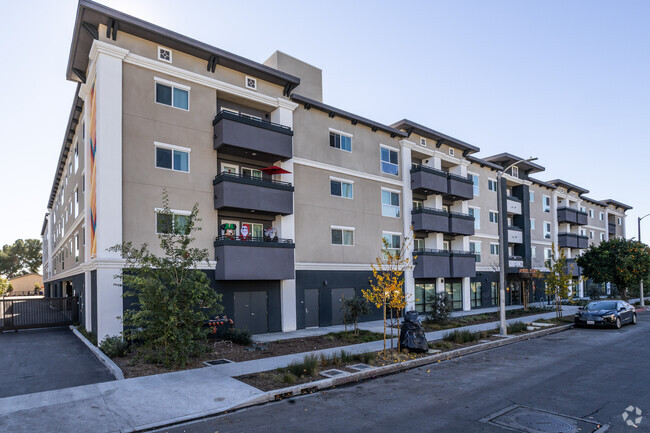 Building Photo - Arminta Square Apartments