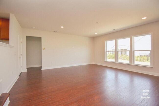 Foto del edificio - 2588 Great Scott Dr